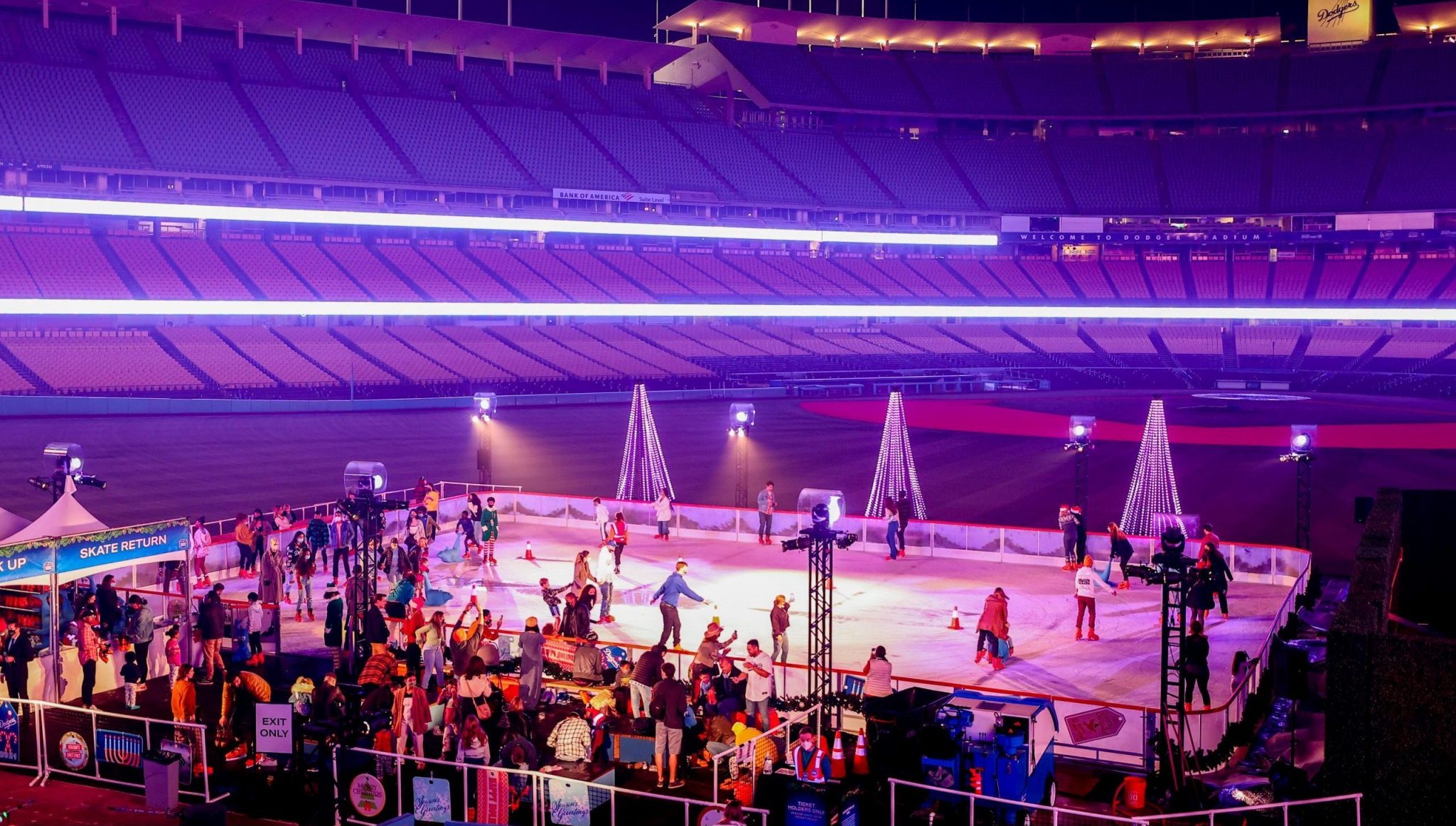 Dodgers Holiday Festival Turns Stadium Into Outstanding, FamilyFun