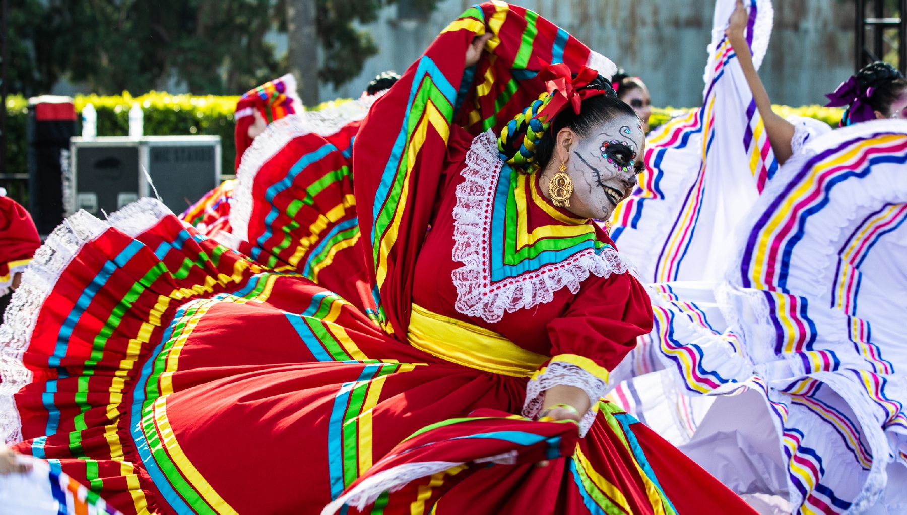 Noche de los Muertos Continues Tradition of Honoring Dead at Hollywood  Forever Cemetery 