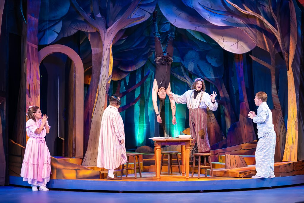 Regina Fernandez, Reggie De Leon, Jamie Morgan, Trent Mills, and Nick Apostolina in Peter Pan Goes Wrong