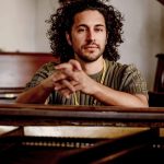 Emmet_Cohen_piano_ 2022_pc_Gabriela_Gabrielaa
